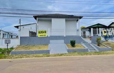 Imagem: A casa possui 5 Dormitórios, 3 Banheiros, 350m² de Área e