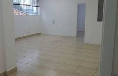 Imagem: O depósito possui 1 Vaga na garagem, 130m² de Área e está