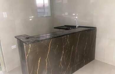 Imagem: A casa possui 1 Dormitório, 1 Banheiro e está localizado