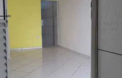 Imagem: A casa possui 2 Dormitórios, 1 Banheiro, 70m² de Área e