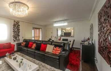 Imagem: O apartamento possui 4 Dormitórios, 5 Banheiros, 3 Vagas na