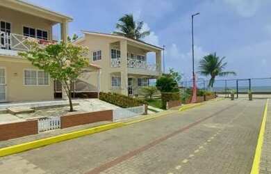 Imagem: A casa em condomínio possui 5 Dormitórios, 1 Banheiro, 2 Vagas