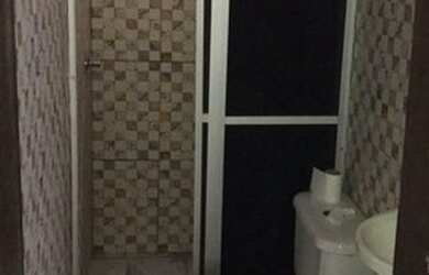 Imagem: A casa possui 1 Dormitório, 1 Banheiro e está localizado