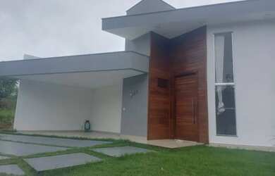 Imagem: A casa em condomínio possui 4 Dormitórios, 5 Banheiros, 4