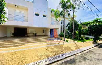 Imagem: A casa em condomínio possui 5 Dormitórios, 5 Banheiros, 5