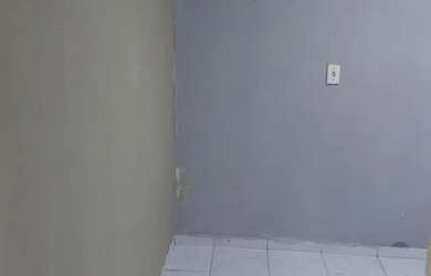 Imagem: O apartamento possui 3 Dormitórios, 1 Banheiro, 1 Vaga na garagem