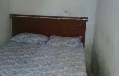 Imagem: A casa possui 2 Dormitórios e 1 Banheiro e está localizado