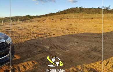 Imagem: A chácara possui 5000m² de Área e está localizado em Centro