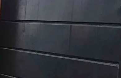 Imagem: A casa possui 2 Dormitórios, 2 Banheiros, 2 Vagas na garagem