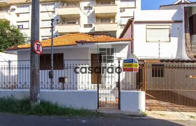 Imagem: A casa possui 4 Dormitórios, 4 Banheiros, 2 Vagas na garagem