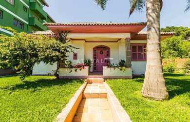 Imagem: O terreno possui 700m² de Área e está localizado em Canela