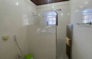 Imagem 2: GUARATIBA, ORLA 23 IMOBILIÁRIA VENDE Belíssima casa próxima da praça...