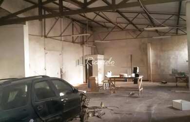 Imagem: O depósito possui 400m² de Área e está localizado em Jardim