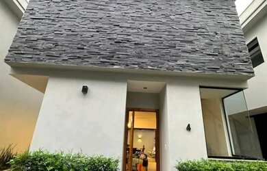 Imagem: A casa em condomínio possui 3 Dormitórios, 3 Banheiros, 3