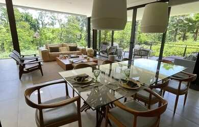 Imagem: A casa em condomínio possui 5 Dormitórios, 5 Banheiros, 4