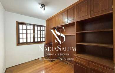 Imagem 2: Imóvel para aluguel e venda com 368 metros quadrados com 4 quartos em...