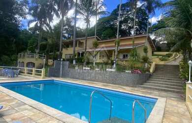 Imagem: A casa em condomínio possui 4 Dormitórios, 5 Banheiros, 5