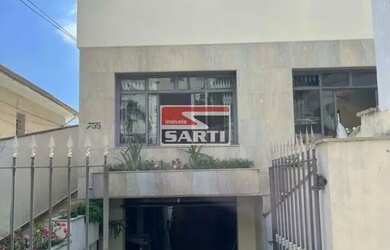 Imagem: A casa possui 3 Dormitórios, 3 Banheiros, 3 Vagas na garagem