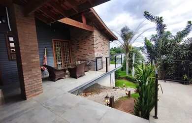 Imagem: A casa em condomínio possui 3 Dormitórios, 5 Banheiros, 4