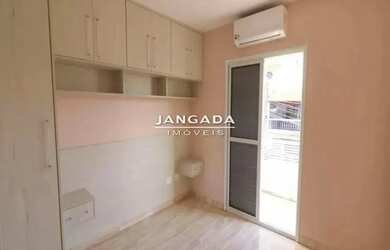 Imagem: A casa possui 2 Dormitórios, 2 Banheiros, 2 Vagas na garagem