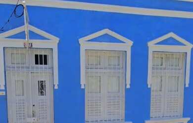 Imagem: A casa possui 4 Dormitórios, 2 Banheiros, 200m² de Área e