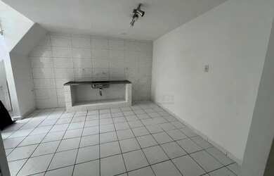 Imagem: A casa possui 3 Dormitórios, 2 Banheiros, 1 Vaga na garagem