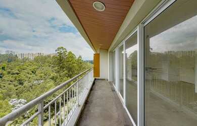 Imagem: O apartamento possui 1 Dormitório, 2 Banheiros, 2 Vagas na