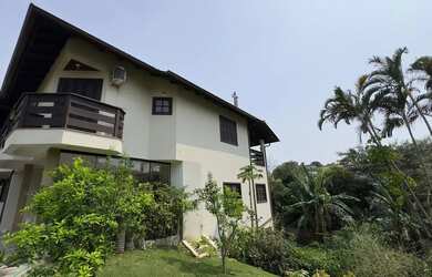 Imagem: Casa de 6 dormitórios em condomínio fechado