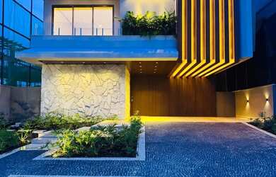 Imagem: A casa em condomínio possui 4 Dormitórios, 5 Banheiros, 3