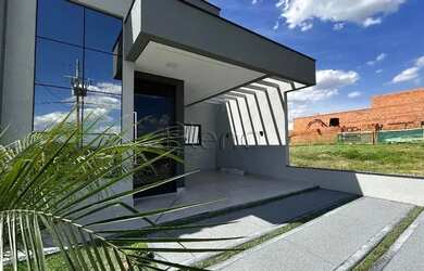 Imagem: A casa em condomínio possui 3 Dormitórios, 2 Banheiros, 3