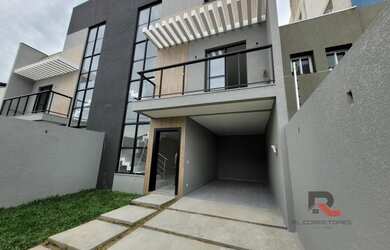 Imagem: A casa possui 3 Dormitórios, 3 Banheiros, 1 Vaga na garagem