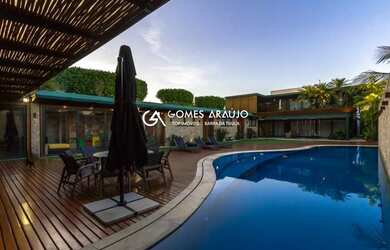 Imagem: A casa em condomínio possui 5 Dormitórios, 5 Banheiros, 5