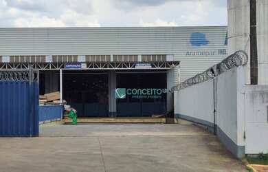 Imagem: O depósito possui 5 Vagas na garagem, 1.651m² de Área e