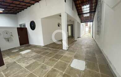 Imagem: A casa em condomínio possui 3 Dormitórios, 1 Banheiro, 2 Vagas