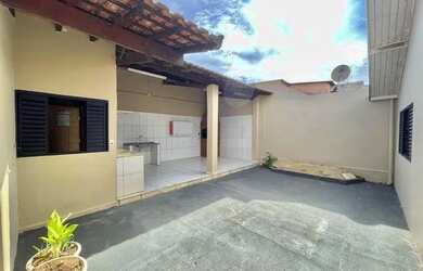 Imagem: A casa possui 2 Dormitórios, 1 Banheiro, 98m² de Área e