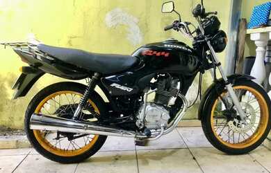 Imagem: A casa possui 3 Dormitórios, 1 Banheiro, 4 Vagas na garagem