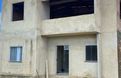 Imagem: A casa possui 4 Dormitórios, 4 Banheiros, 250m² de Área e