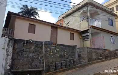 Imagem: A casa possui 4 Dormitórios, 4 Banheiros, 283m² de Área e