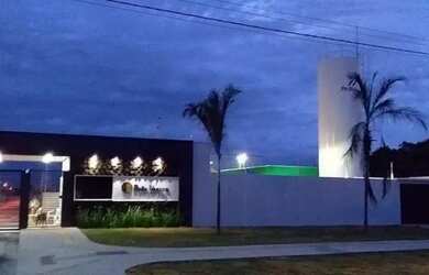 Imagem: A casa em condomínio possui 2 Dormitórios, 1 Banheiro, 2 Vagas