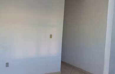 Imagem: A casa possui 1 Dormitório, 1 Banheiro, 80m² de Área e está