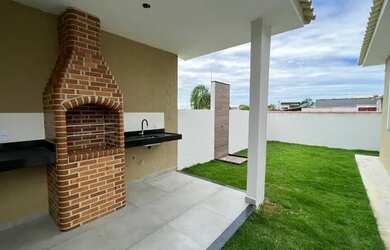 Imagem: A casa em condomínio possui 3 Dormitórios, 1 Banheiro, 2 Vagas