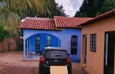 Imagem: A casa possui 2 Dormitórios, 1 Banheiro, 4 Vagas na garagem