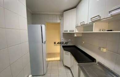 Imagem: O apartamento possui 3 Dormitórios, 1 Banheiro, 1 Vaga na garagem