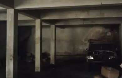 Imagem: O depósito possui 5 Vagas na garagem, 450m² de Área e está