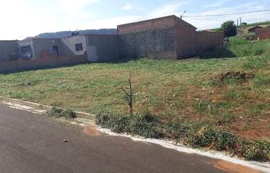 Imagem: O terreno possui 200m² de Área e está localizado em Parque