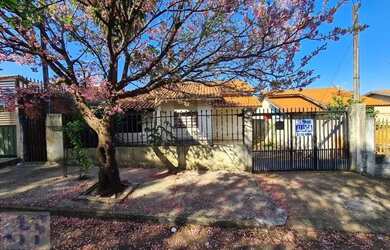 Imagem: A casa possui 3 Dormitórios, 1 Banheiro, 60m² de Área e