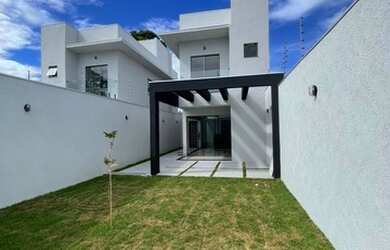 Imagem: A casa possui 4 Dormitórios, 4 Banheiros, 120m² de Área e