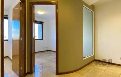 Imagem: O depósito possui 1 Vaga na garagem, 33m² de Área e está