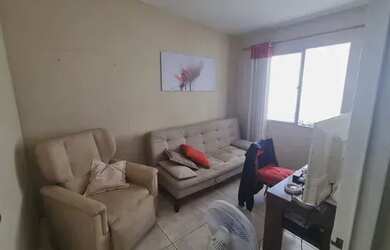 Imagem: A casa possui 3 Dormitórios, 2 Banheiros, 1 Vaga na garagem