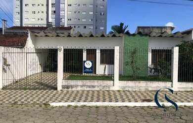 Imagem: A casa possui 2 Dormitórios, 3 Banheiros, 2 Vagas na garagem